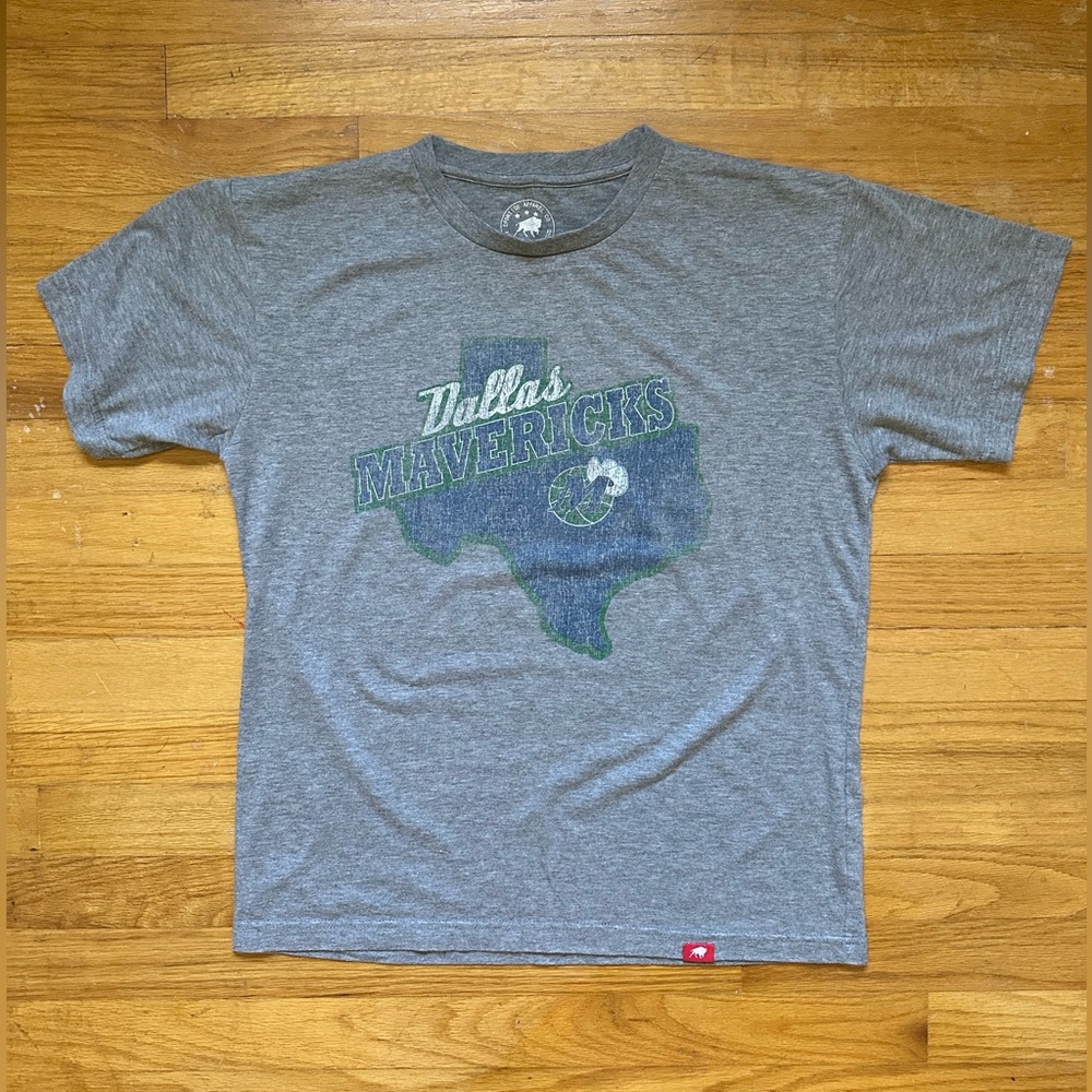 Men’s Sportiqe Dallas Mavericks T-shirt